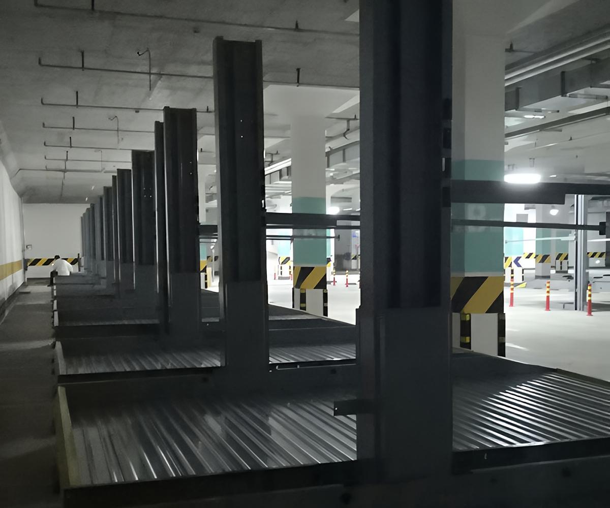 南部4柱簡易升降機械停車位的安全裝置和功能分析